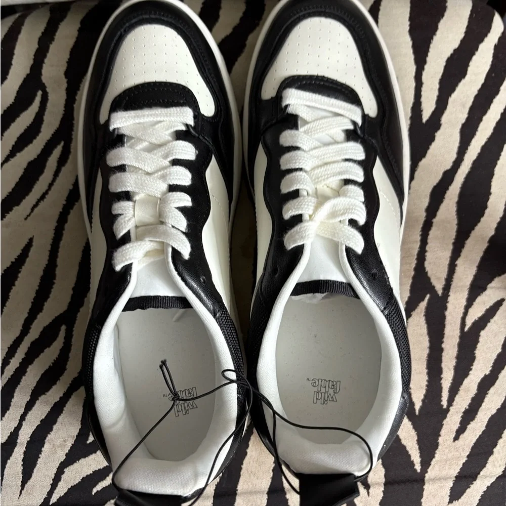 Women's Two-Tone Black and White Leather Sneakers